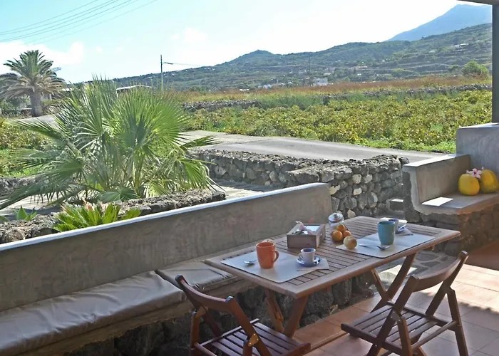 Pantelleriarelax Апартаменты *